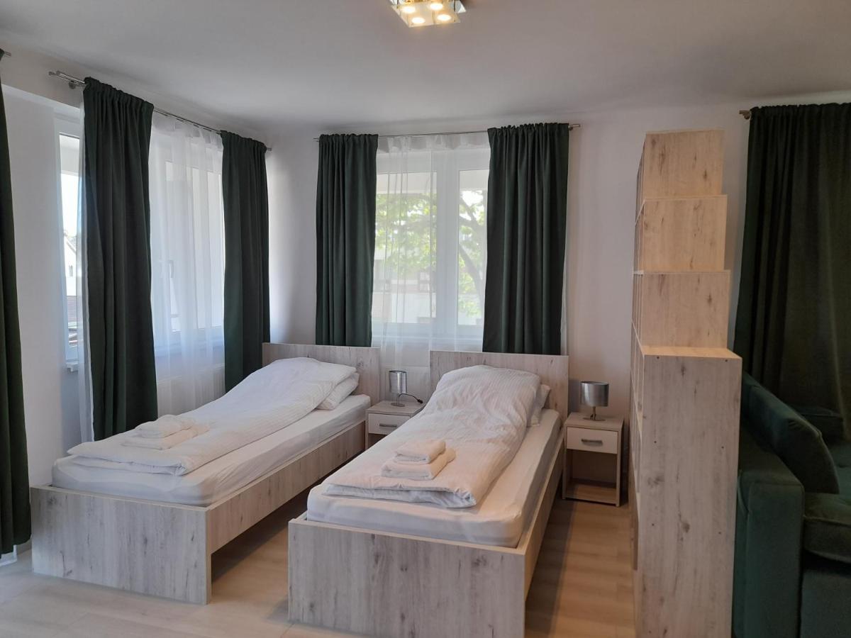 Bed and Breakfast Orion Panzio Hajdúszoboszló Exterior foto